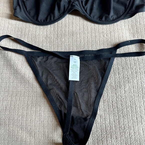 H&M BLACK STRETCH MESH MATCHING BRA AND PANTY - Picture 2 of 3